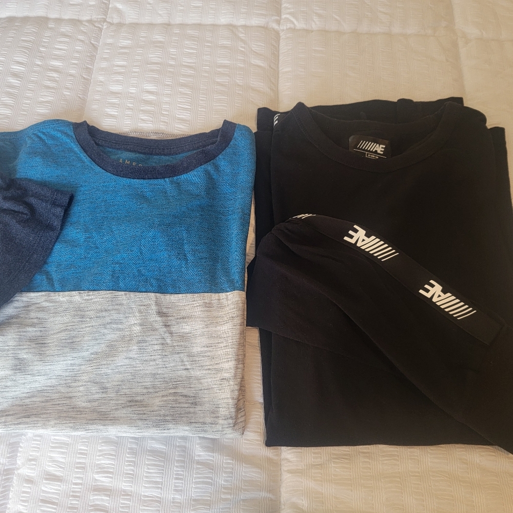 2 American Eagle Men Sz Lg Tops
